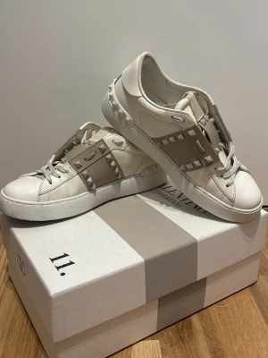 Valentino skor - Limited edition Valentino skor köpta på NK i Göteborg. Kartong medföljer. Använda fåtal gånger, väldigt bra skick.