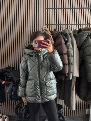 Mörkgrön jacka - Massimo dutti liknande jacka från mohito💚