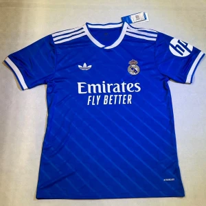 Kylian Mbappe Matchtröja - Kylian Mbappe Matchtröja tredjeställ från säsongen 25/26 som är i nyskick