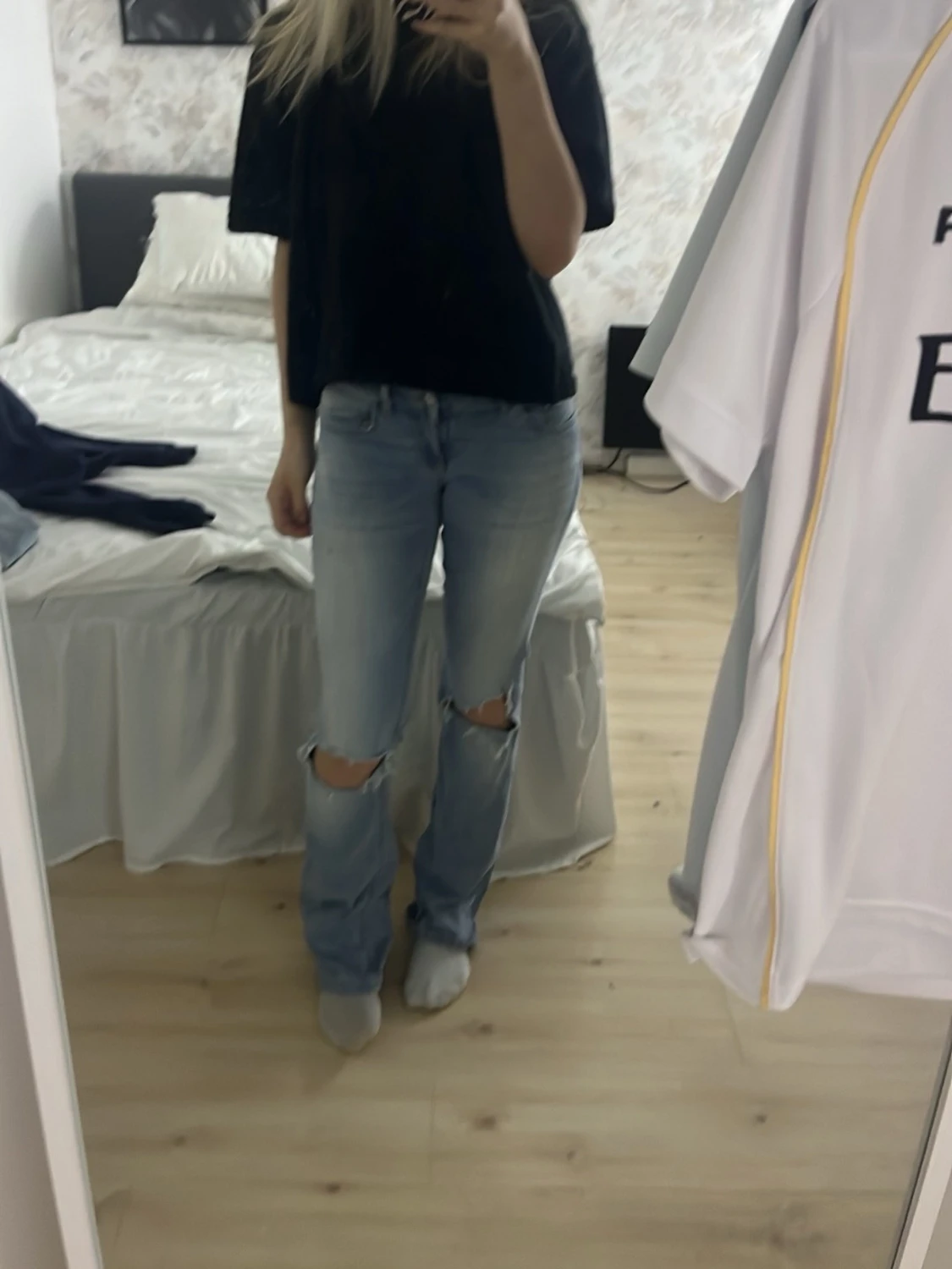 Ljusblå slitna bootcut jeans - 1