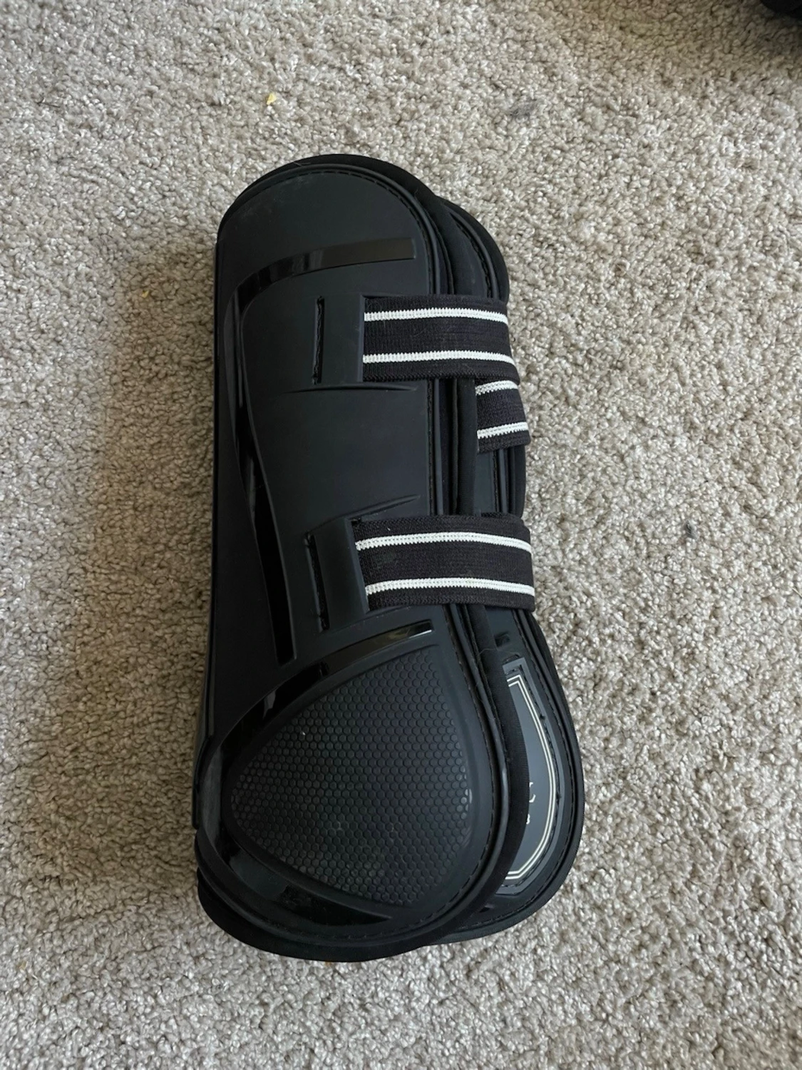 Svarta benskydd Lami-Cell Pro - 1