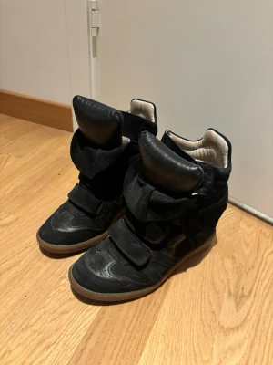 Isabel marant skor - Skor från Isabel marant i storlek 37. Bra skick. 
