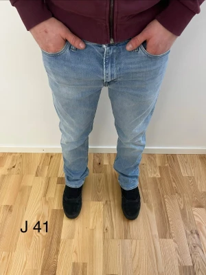 Ljusblå  jeans från Jack & Jones - Ljusblåa Jack & Jones jeans. Storlek W30 L32. Passform Regular/Clark. Hör av er vid minsta fundering!