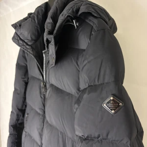 J.lindeberg dunjacka  - Fint skick! Modellen är 185