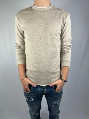 Crewneck  - Crewneck|Skick 10/10| storlek XS| hör av dig vid fundering!  