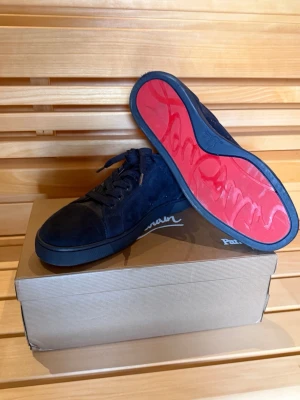 Christian Louboutin mörkblå - Mörkblå använda en gång 