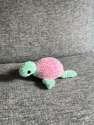 Virkad sköldpadda  - Handgjord virkad söt liten sköldpadda 