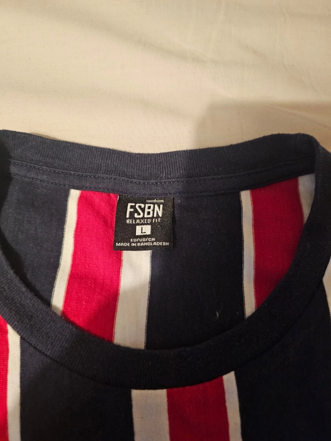 Randig t-shirt från FSBN i rött och blått - 1