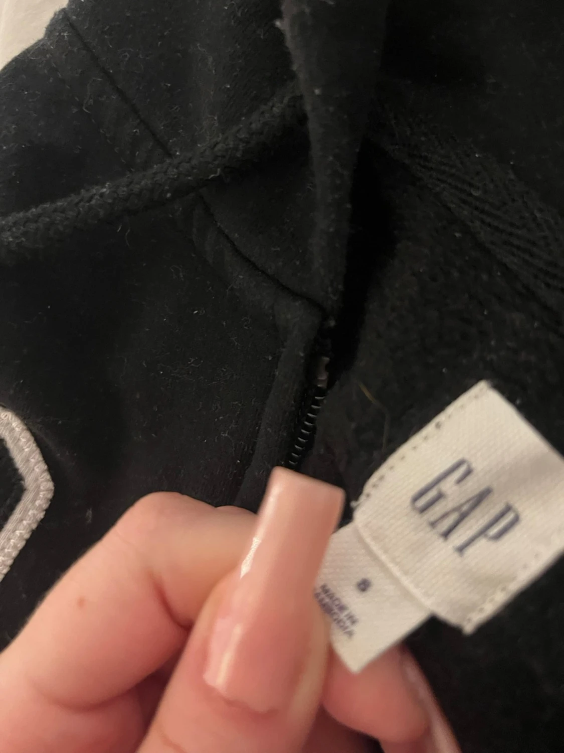 Svart hoodie med dragkedja från GAP - 2