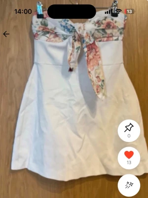 SÖKER - Söker denna klänning skriv om ni säljer i xs/s