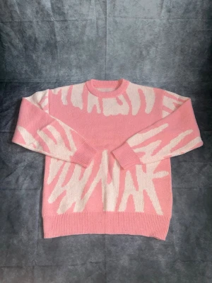 Stickad tröja - Skick - 10/10 | Aldrig använd! Väldigt fin färg för våren och sommaren