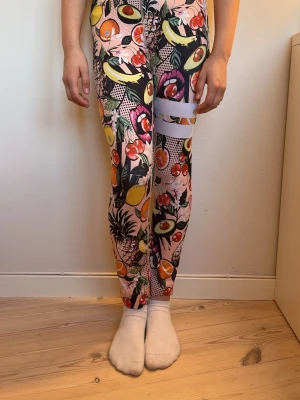 Stronger tights  - Stronger i storlek xs, stretchiga.