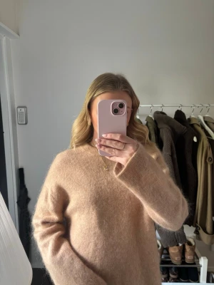 Stickad mohair tröja  - Superfin stickad mohair tröja från Gina tricot. Aldrig använd. Storlek S🧡Ny pris 699kr