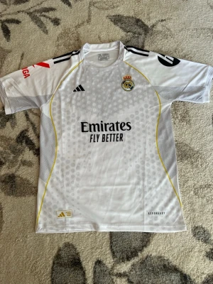 MBAPPE fotbollströja  - Hej! Helt nytt T-shirt för mer information hag finns här priset går att du diskuteras 