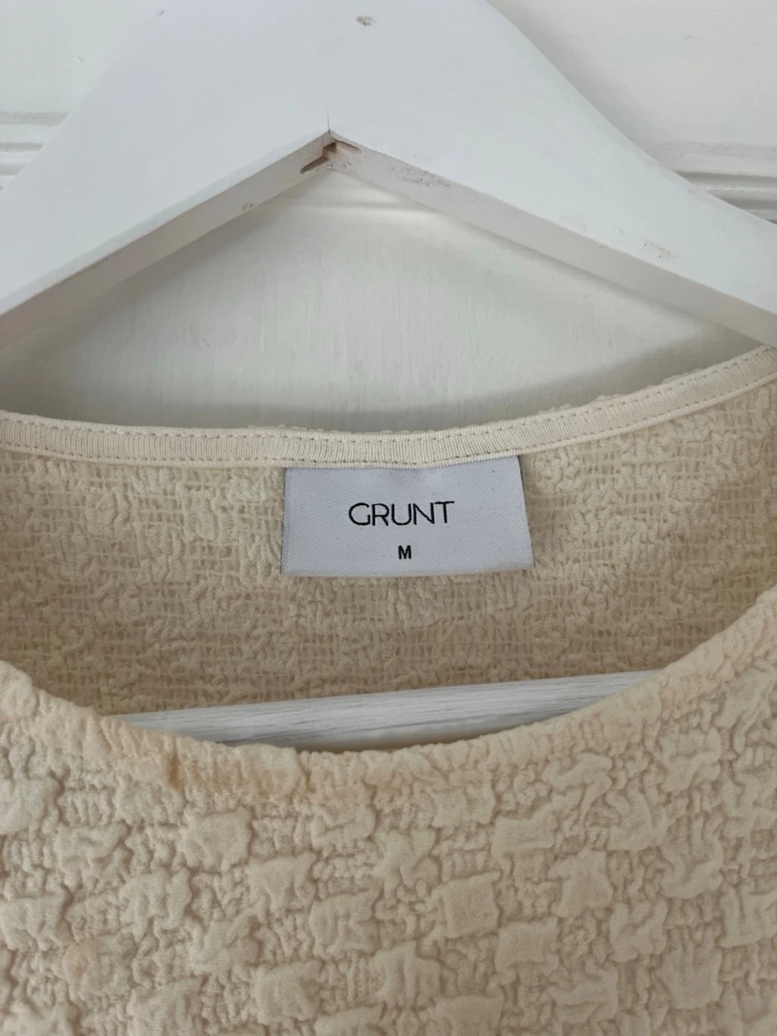 Beige stickad tröja från Grunt - 1