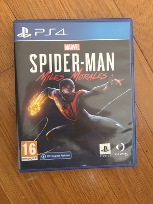 Spiderman Miles morales ps4 skiva! - Säljer Miles morales Spider-Man ps4 skiva i bra skick!