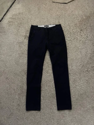  Dondup Suede Pants - |Dondup suede| | Storlek: W30  | Skick: 9,25/10| Medföljer: inget| Frågor eller funderingar tveka inte på att höra av dig!