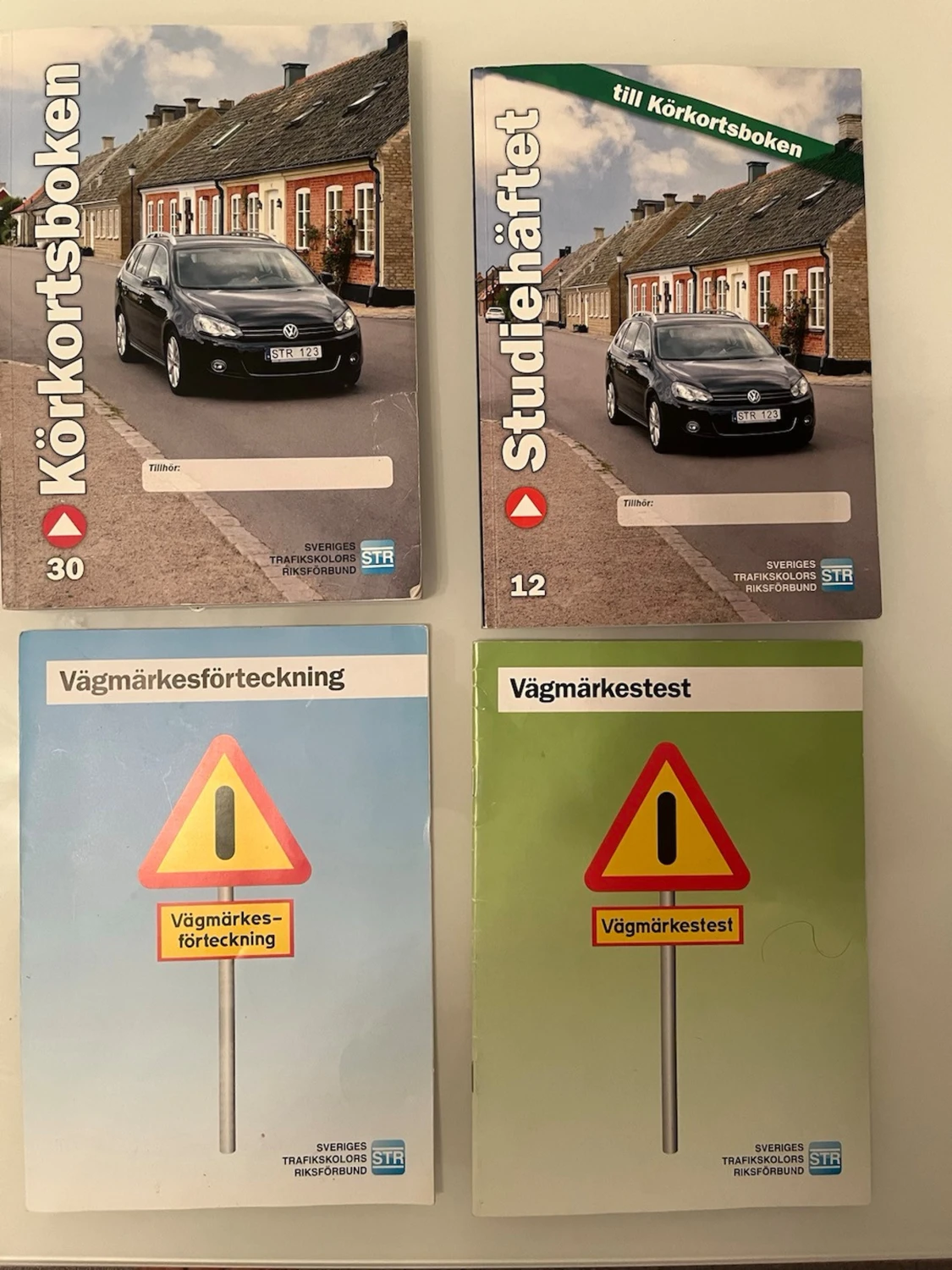Körkortsboken och tillbehör STR