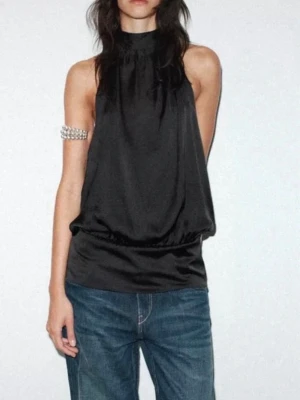 Halterneck topp i satin från Zara - Sååå snygg, perfekt festtopp 💓💓