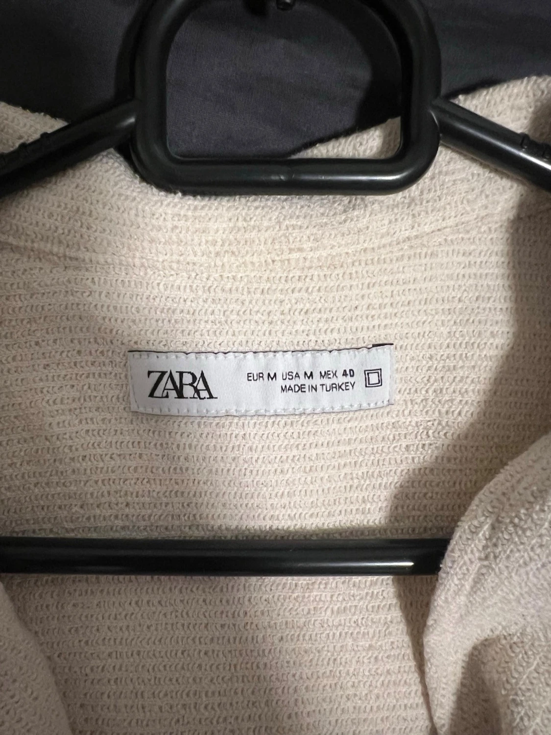 Krämvit kortärmad skjorta från Zara - 2