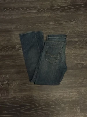 Replay jeans 30/30 - Säljer ett par replay jeans. Storlek 30/30. Passform slim. Hör av er vid frågor!!