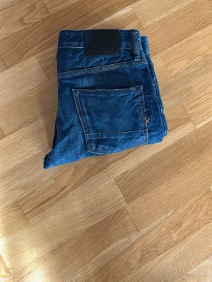 Scotch & Soda jeans - Hejjj och välkomna till Liljestrands säljer nu ett par jeans från scotch&soda jeans 29/32 vill bli av med dem!!!!!!!!! 99kr!!!!