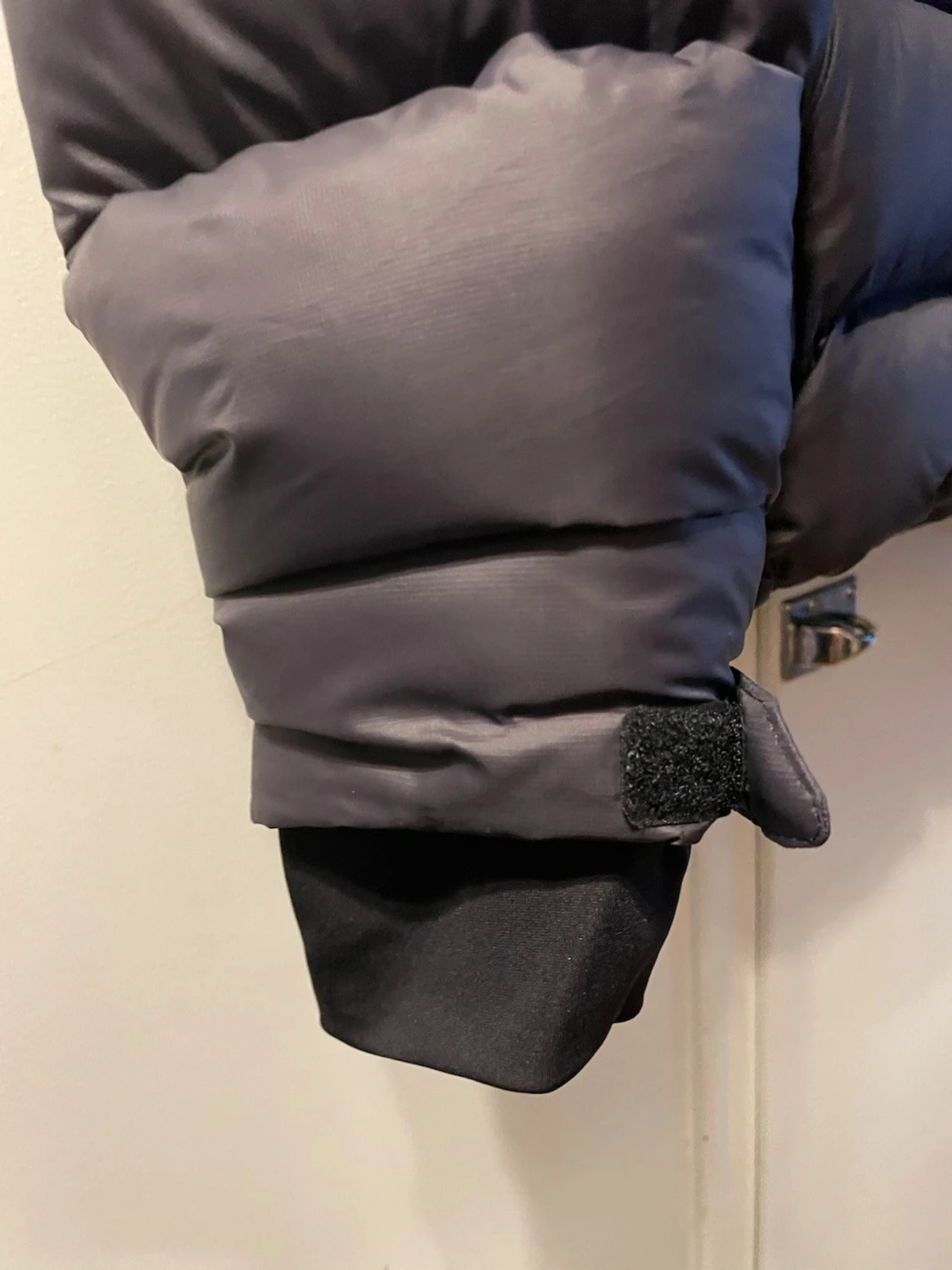 Svart dunjacka från Sail Racing  - 2