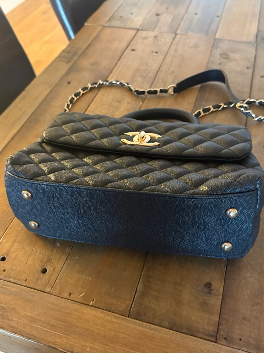 Svart Chanel quiltad handväska - 2