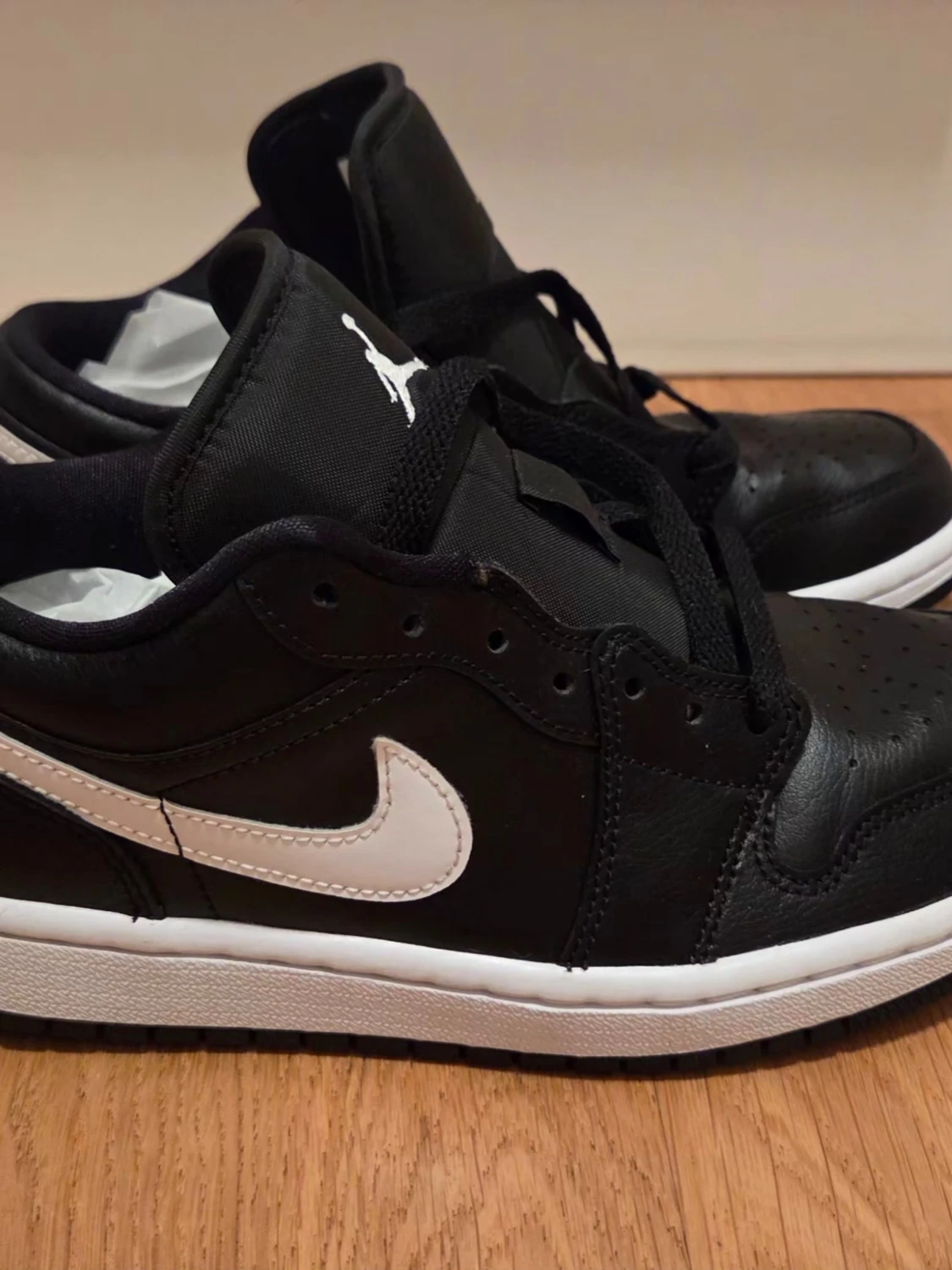 Svarta Air Jordan 1 Low sneakers - 1