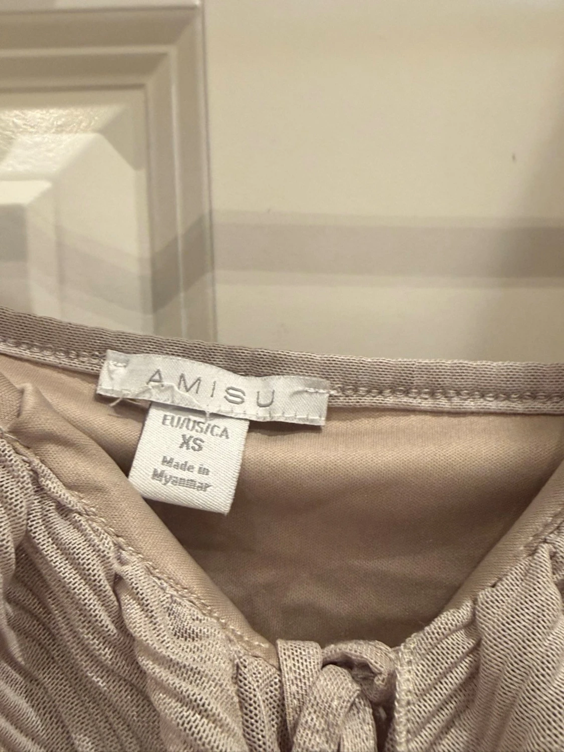 Ljusbeige volang topp  - 2