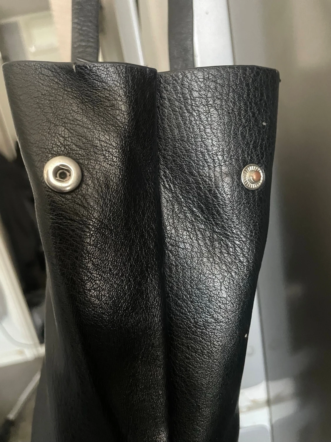 Svart tote handväska med tofs - 3