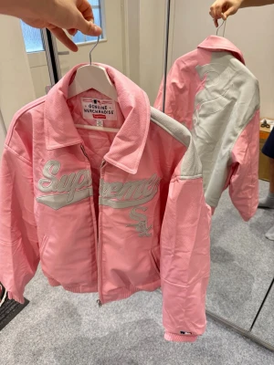 Supreme pink leather jacket - Size L, true to size. More pics DM
