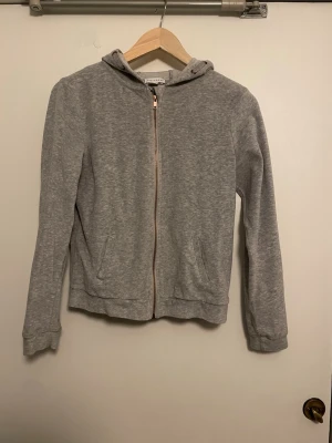 Kofta - Grå kofta strl 152