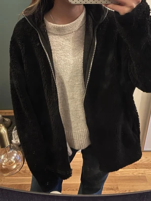 Teddyjacka  - Jättemysig teddyjacka / fleece! Pris går att diskutera 