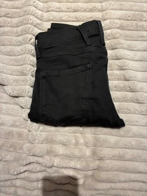 Replay Jeans Anbass - Detta är ett par riktigt feta Replay Anbass jeans i Strl 30/34, Jeansen är i mycket bra skick och om det finns några funderingar är det bara att fråga 👍