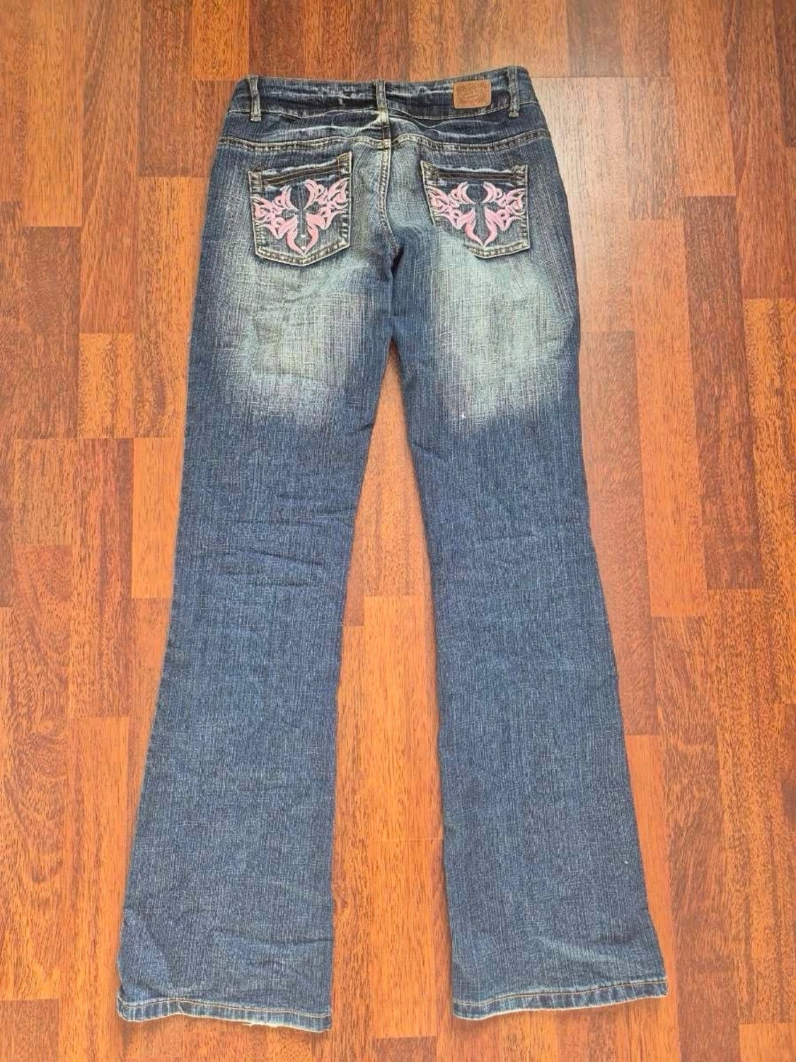 Blå bootcut jeans med broderi
