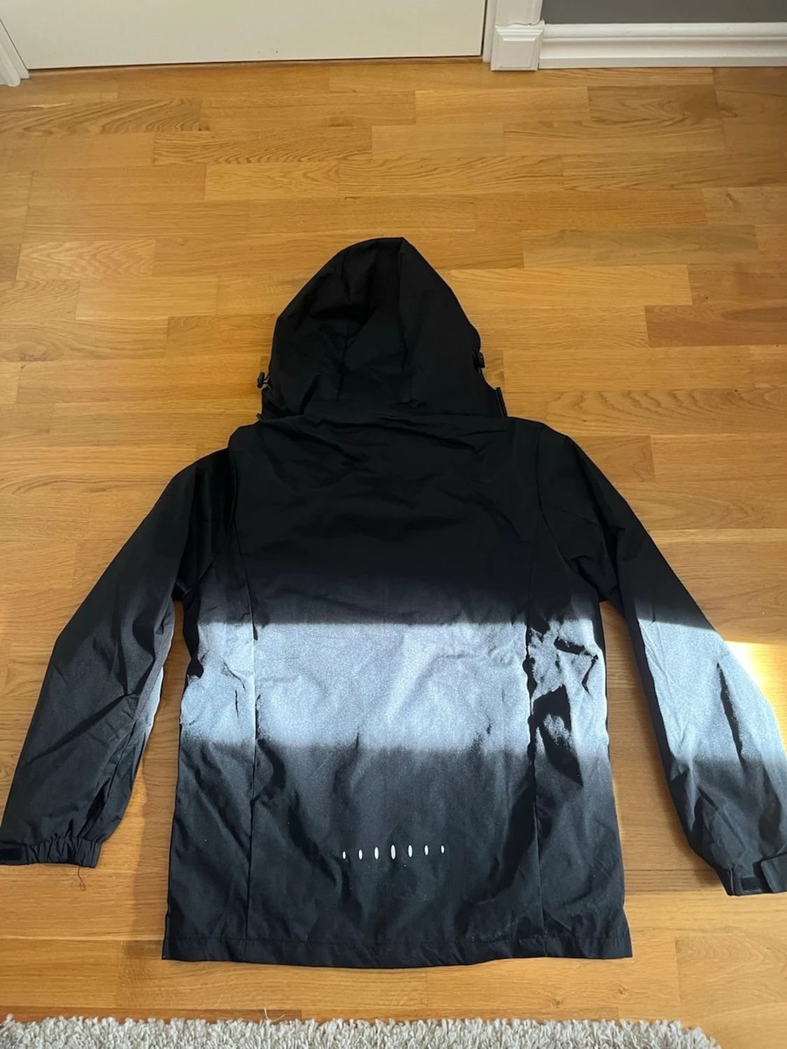 Svart vindjacka från Arc'teryx - 1