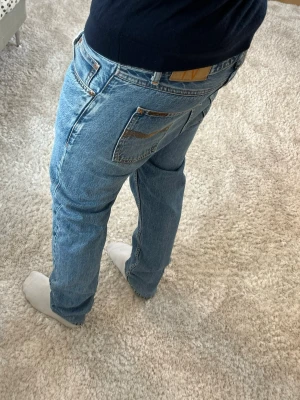 Nudie jeans  - Nudie Jeans Gritty Jackson | skick 9/10 | Storlek 29/32 | Pris - 549kr | Modellen är ca 179cm lång | Hör av dig vid minsta fråga eller fundering!!