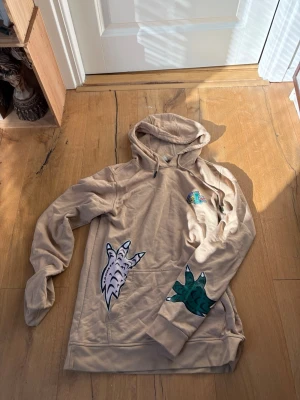 Lacoste  - En väldigt fin Lacoste tracksuit i väldigt bra skick. 