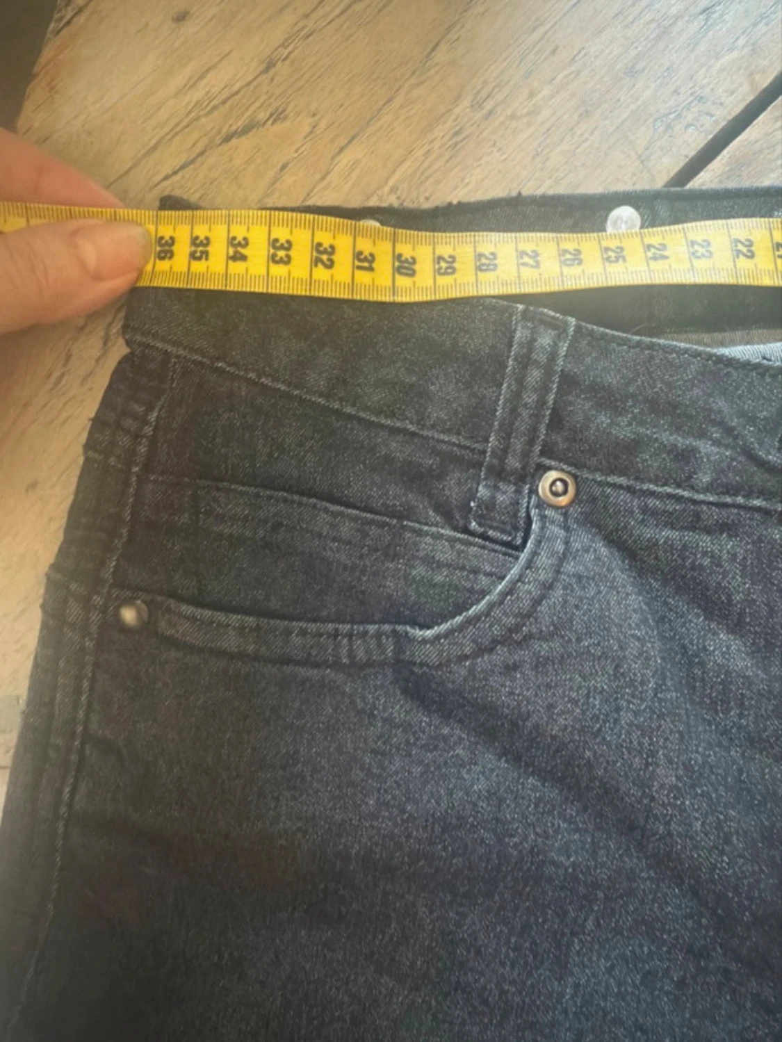 Svarta raka jeans med fem fickor - 2