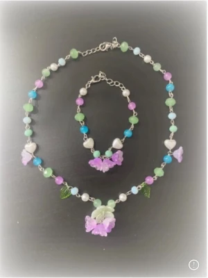 Flower set  - 100% handgjord av mig! Snälla kontakta innan du trycker på köp nu, ifall den redan har blivit såld på en annan app🫶🏼 fråga gärna om du vill köpa separat! #trinket #y2k #alt #emo #goth #anime #kpop #scene #whimsical #fairy #fairycore #fairygrunge #kawaii #coquette #sanrio #juminocore #shoujo #swag #mlp #mylittlepony #bluelock #saikik #demonslayer #naruto #jujutsukaisen #jjk