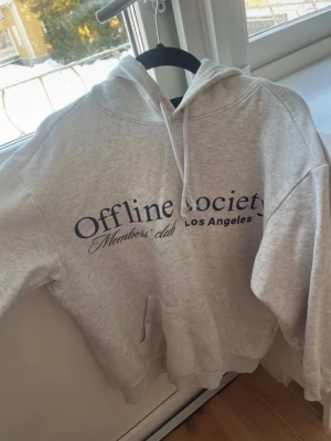Grå hoodie - Säljer grå jätte fin hoodie då den inte kommer till användning❤️