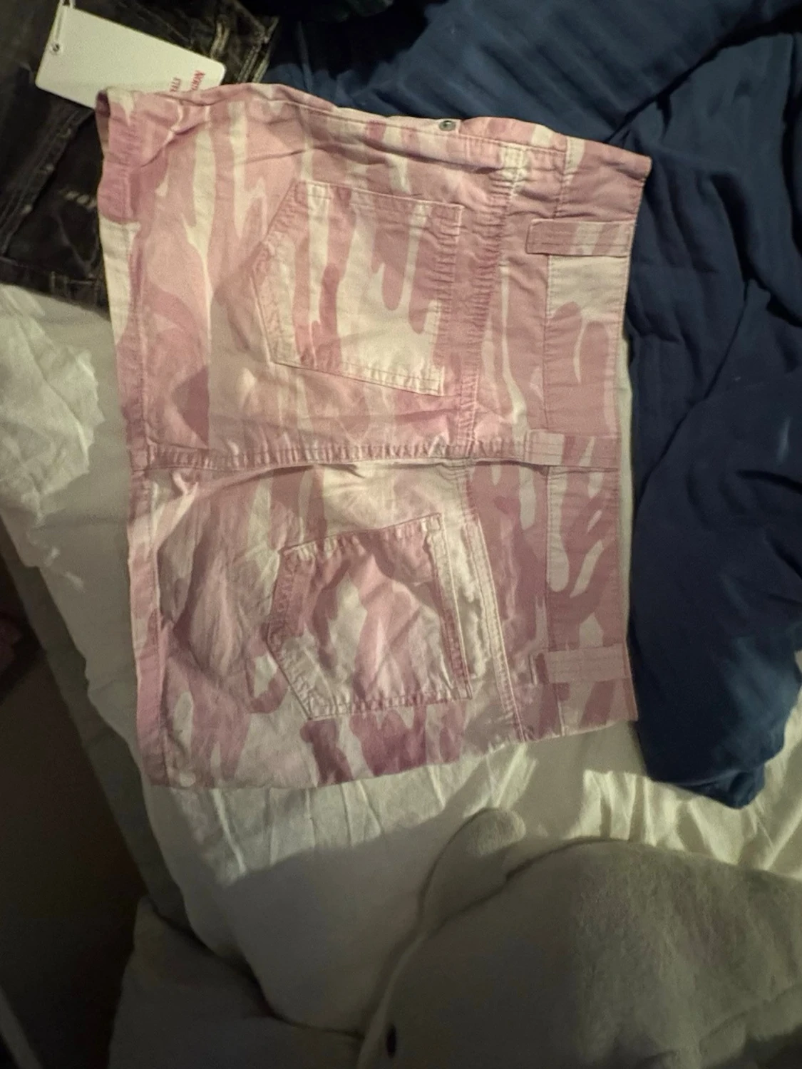 Rosa camo kortkjol med fickor - 1