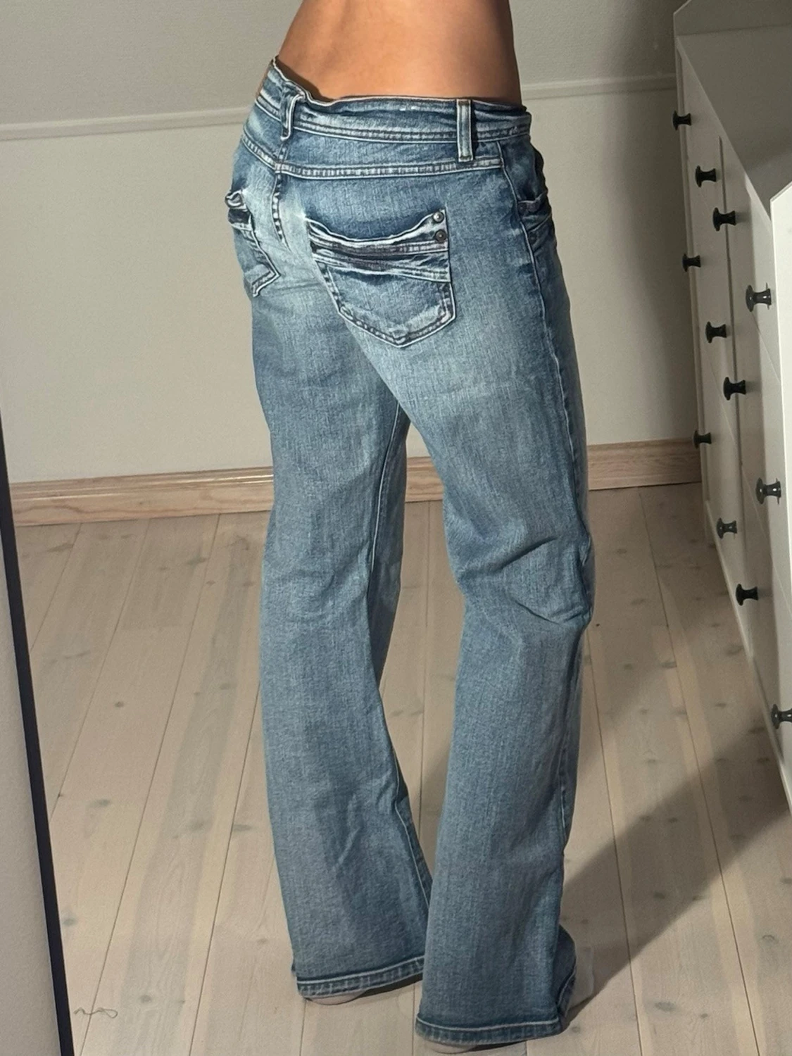 Lågmidjade bootcut jeans  - 1