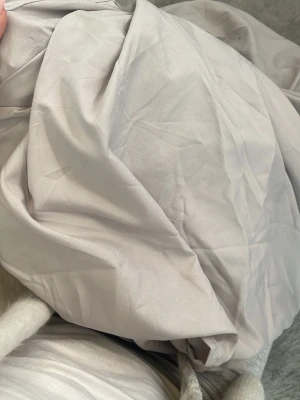 Ljusgrå sängkappa 160x200 - Oanvänd