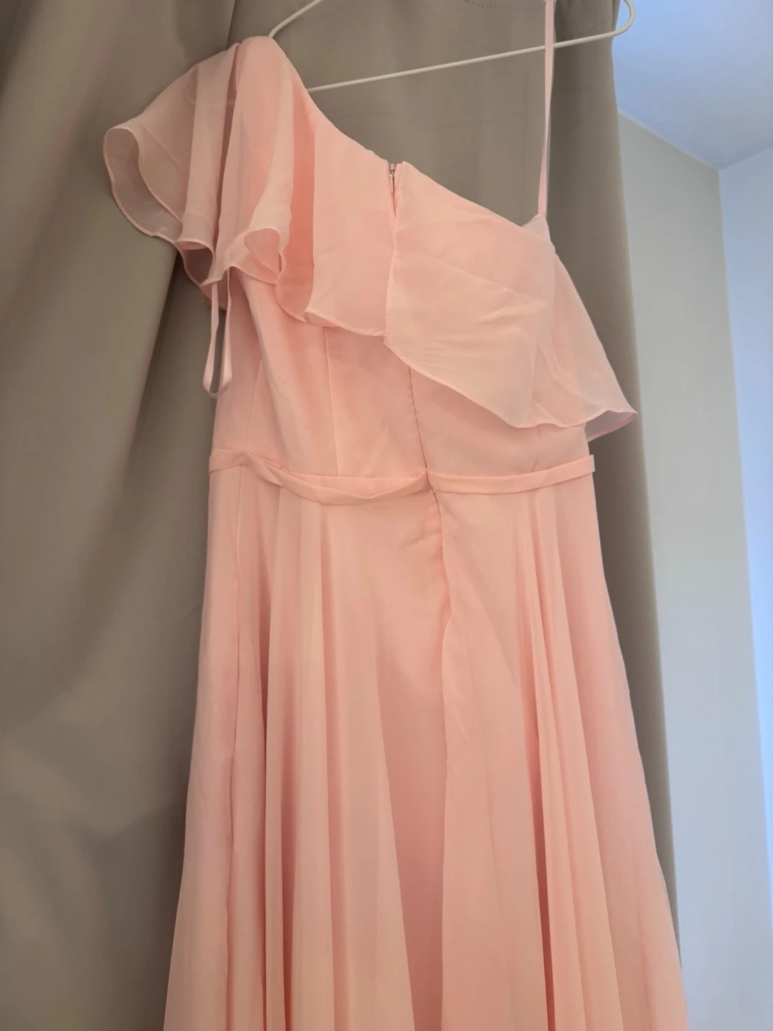 Ljusrosa oneshoulder långklänning - 4