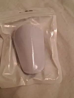 Mini benskydd - Hej! Jag säljer mini benskydd för fotboll. Höjd=8cm och Bredd=5cm. De är helt nya och aldrig använda. Köptes för ca 149 kr men säljs för ett billigare pris endast 90 kr. Tveka inte att kontakta om du är intresserad eller har några frågor! Först till kvarn som gäller!