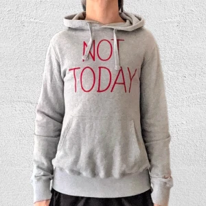 SAINT BARTH HOODIE - | EN RIKTIGT SNYGG OCH LIMITERAD HOODIE FRÅN MÄRKET MC2 SAINT BARTH | FÄRG: Grå | SIZE: S | SKICK: Mycket bra | RETAIL PRIS: 2500kr | VI KOMMER ATT LÄGGA UT DENNA TILL FÖRSÄLJNING FÖR 999 KR. | HÖR GÄRNA AV ER VID FRÅGOR OCH FUNDERINGAR | Mvh Morëtti Co. |