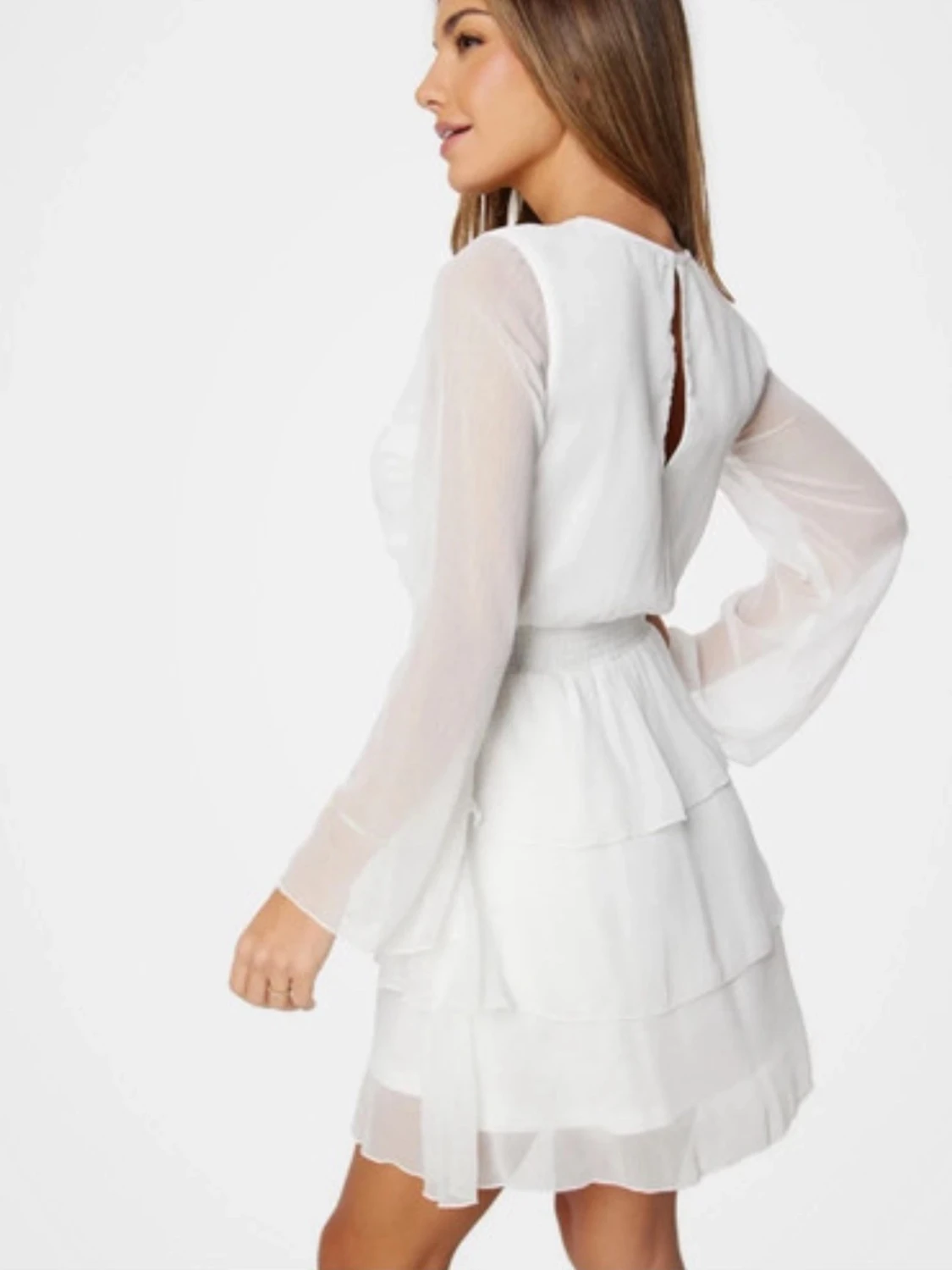 Vit klänning med volanger - 1