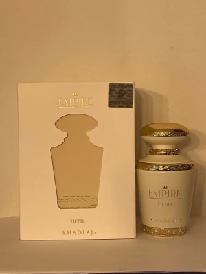 Empire Victor  Khadlaj - Empire Victor från Khadlaj 100ml se bild för mängd kvar. Se bilder för produktionsdatum. Det är korrekt för citron karamell vanilj doften,  citron gourmand